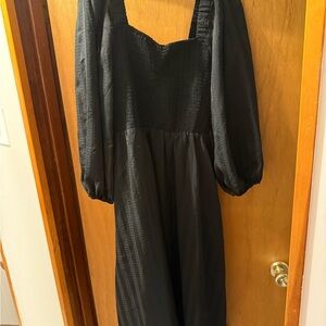 Elegant Black Long-Sleeve Dress